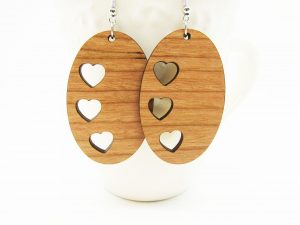 oval-three-hearts-earrings